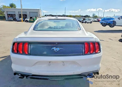 2021 Ford Mustang z USA, uszkodzony, nr VIN 1FA6P8TH2M5102985